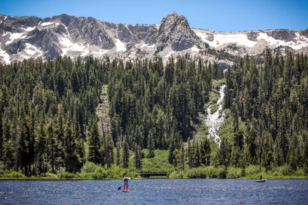 Horizons 4 160 * Mammoth Lakes